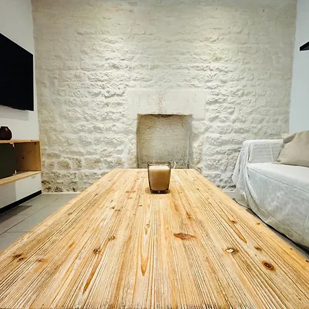 La Maison Du Parc, Charme Et Tranquillite Apartment Niort