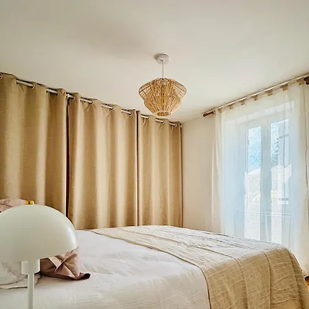 La Maison Du Parc, Charme Et Tranquillite Apartment *