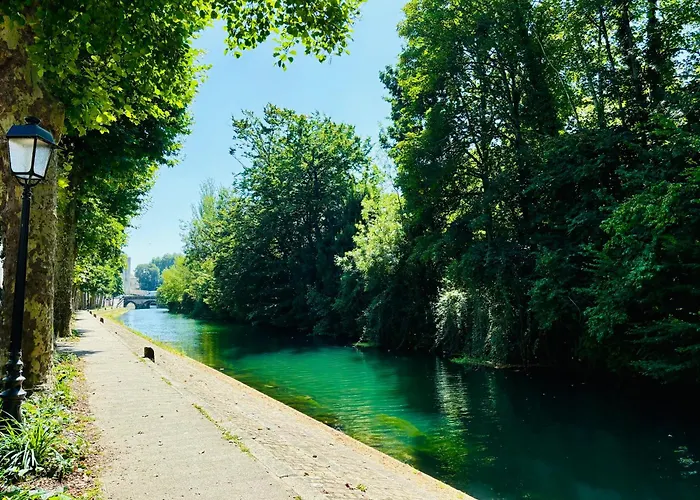 La Maison Du Parc, Charme Et Tranquillite *