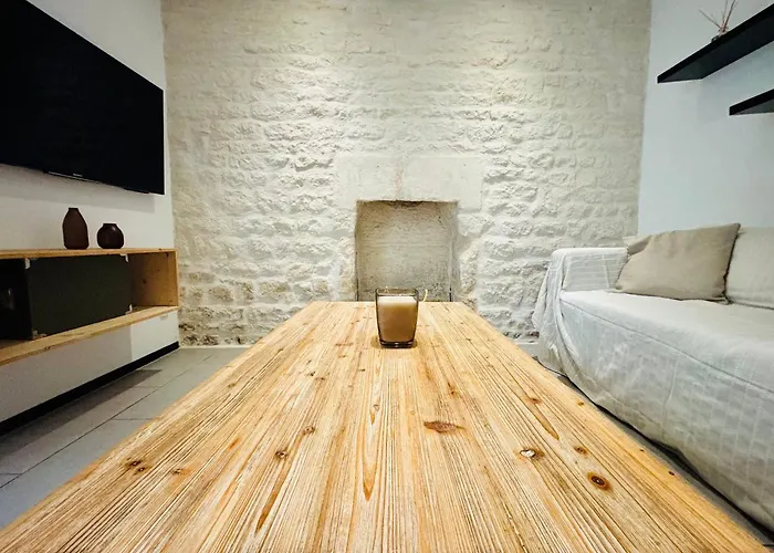 La Maison Du Parc, Charme Et Tranquillite Apartment Niort