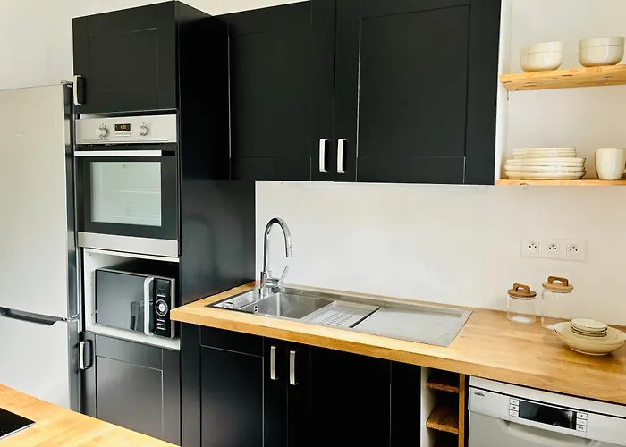 La Maison Du Parc, Charme Et Tranquillite * Niort