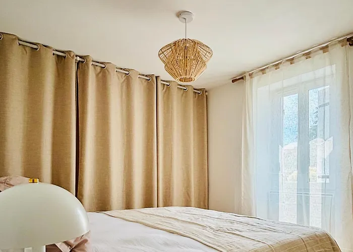 La Maison Du Parc, Charme Et Tranquillite Apartment *